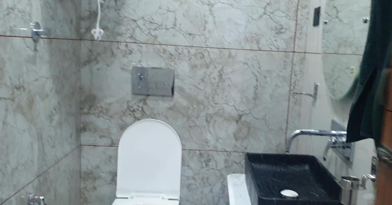 Srīnagar Hotel Resonance Exotic מראה חיצוני תמונה